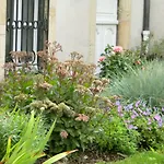 Le Jardin Des Chanceliers Διαμέρισμα