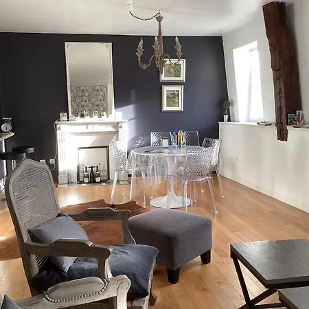 Le Jardin Des Chanceliers 博讷