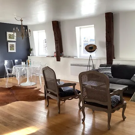 Le Jardin Des Chanceliers Apartment *