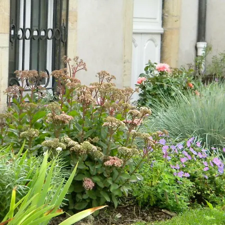 Le Jardin Des Chanceliers Apartment
