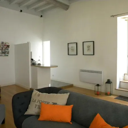 Le Jardin Des Chanceliers Apartment *