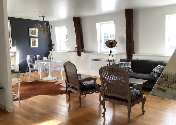 Le Jardin Des Chanceliers 公寓 *